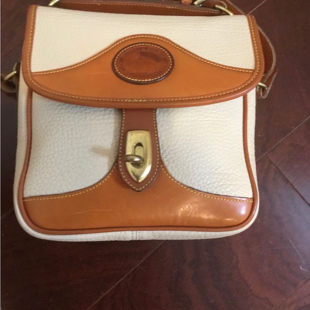 Dooney&Bourke all weather pebbled leather cross body bag like new condition - Picture 8 of 9